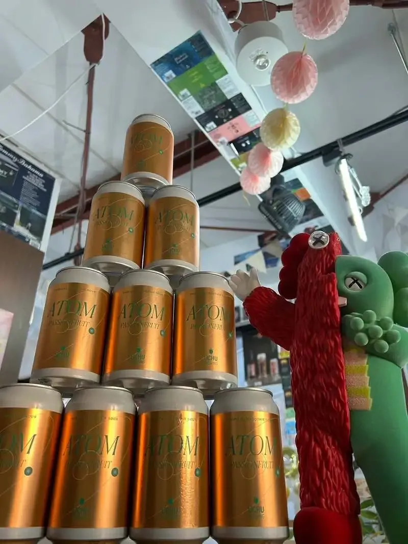 神楽坂BEER OLYNでうちゅう新入荷、ATOM PASSIONFRUIT開栓