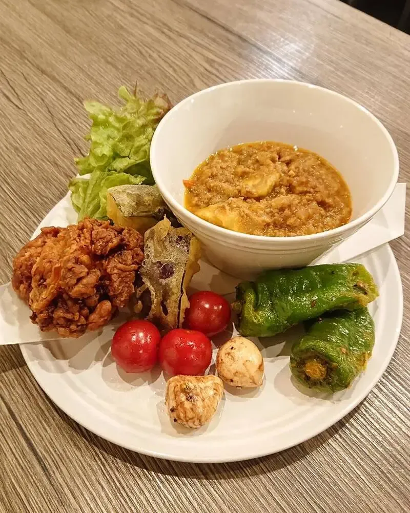 Beer House Hobbitで7月3日・4日にスタッフ海野のスパイシーキーマカレー提供