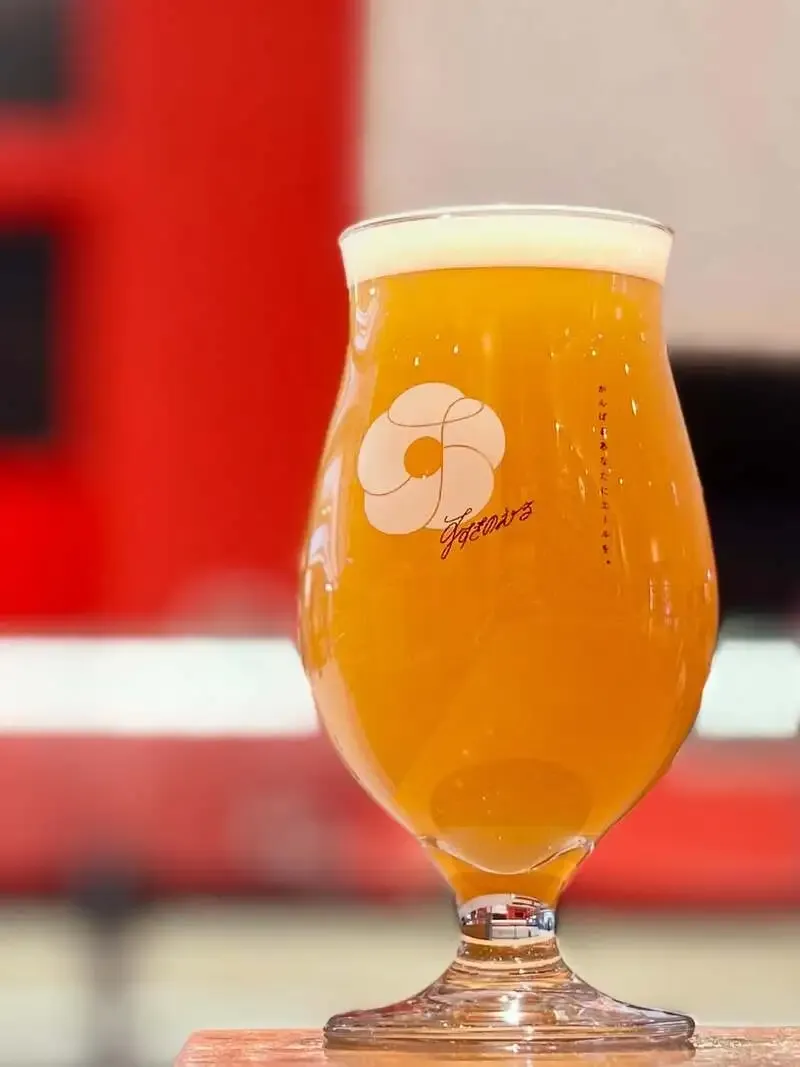 すすきのえーるSTANDで限定「Hi! Hazy!!」開栓、卒業スタッフ記念の一杯