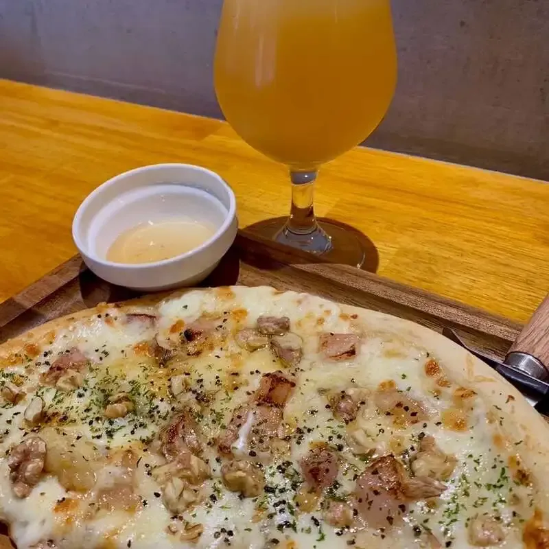 Sakazuki Brewing hosts one-day pairing event with white peach and rosemary beer