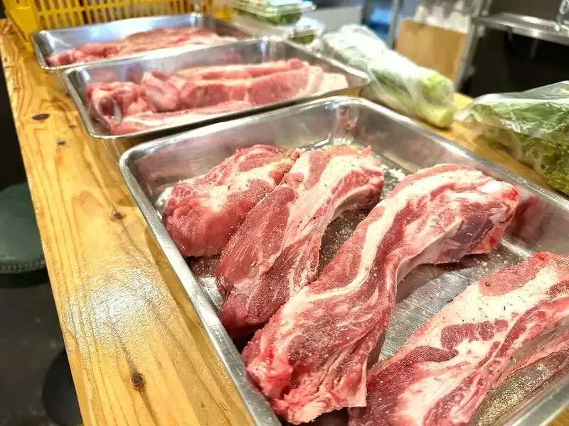 クラフトビアスポット ハトホルで2樽開栓　ラズベリーピンクとカスクIPA