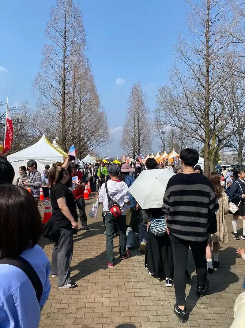 さかづきブルーイング、舎人公園の千本さくら祭り2日目で18種案内