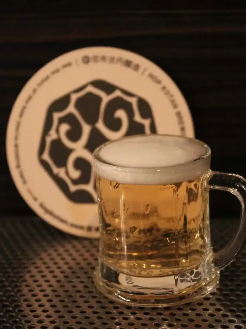 池袋のvivo! BEER＋DININGBARで忽布古丹醸造『ウポポ』が開栓
