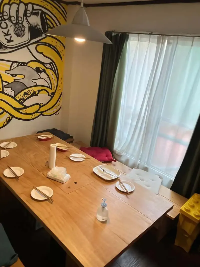 京成小岩クラフト酒店、2階9名予約に合わせた料理と週末イベント出店を告知