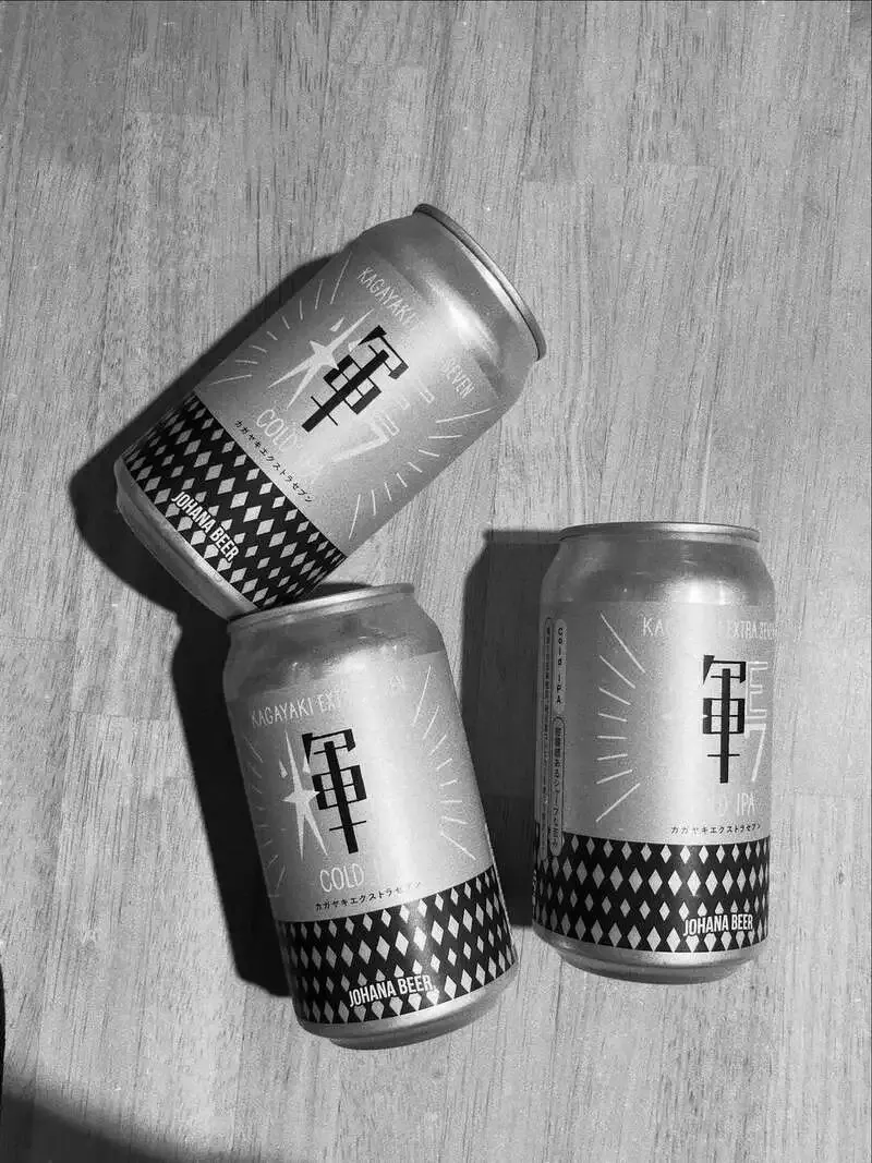 百萬商店 近江町市場店で城端麦酒「輝E7」発売中　樽生と缶、金箔仕立ても