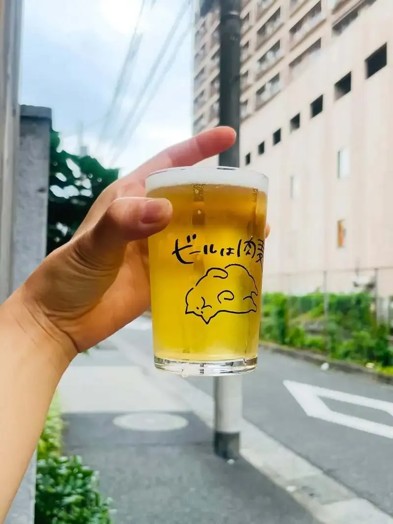 幡ヶ谷の焼肉スタンド 肉と麦で志賀高原ビール『from scratch / a blonde ale』を提供