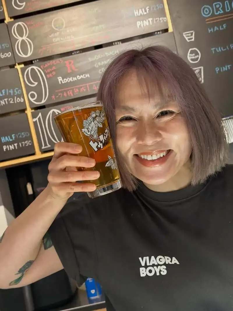 Two Fingersでナオのバースデーイベント開催、19日まで特別タップとフード