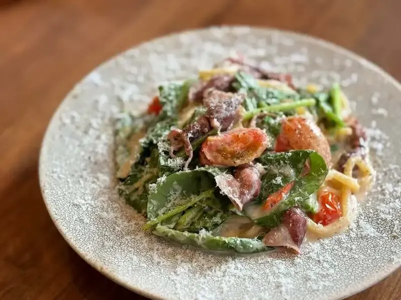 P-144×シトラバ、国産クラフトビール8種を案内　ホタルイカのクリームパスタも