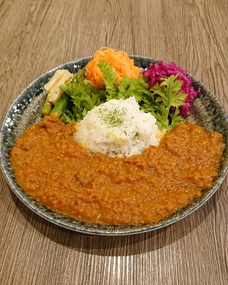 Beer House Hobbitで南信州ビール「Cask Red」開栓　スパイスカレーも登場