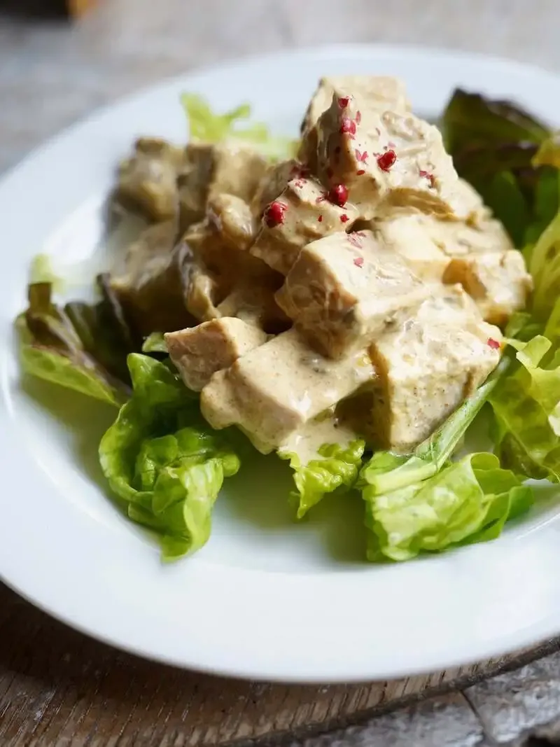 ビアパブイシイ、コロネーションチキンと4種の樽替わりビールを案内