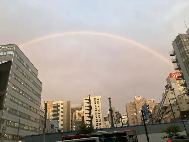 武蔵小山の屋根裏 Attico、虹の見える一枚をInstagramで投稿
