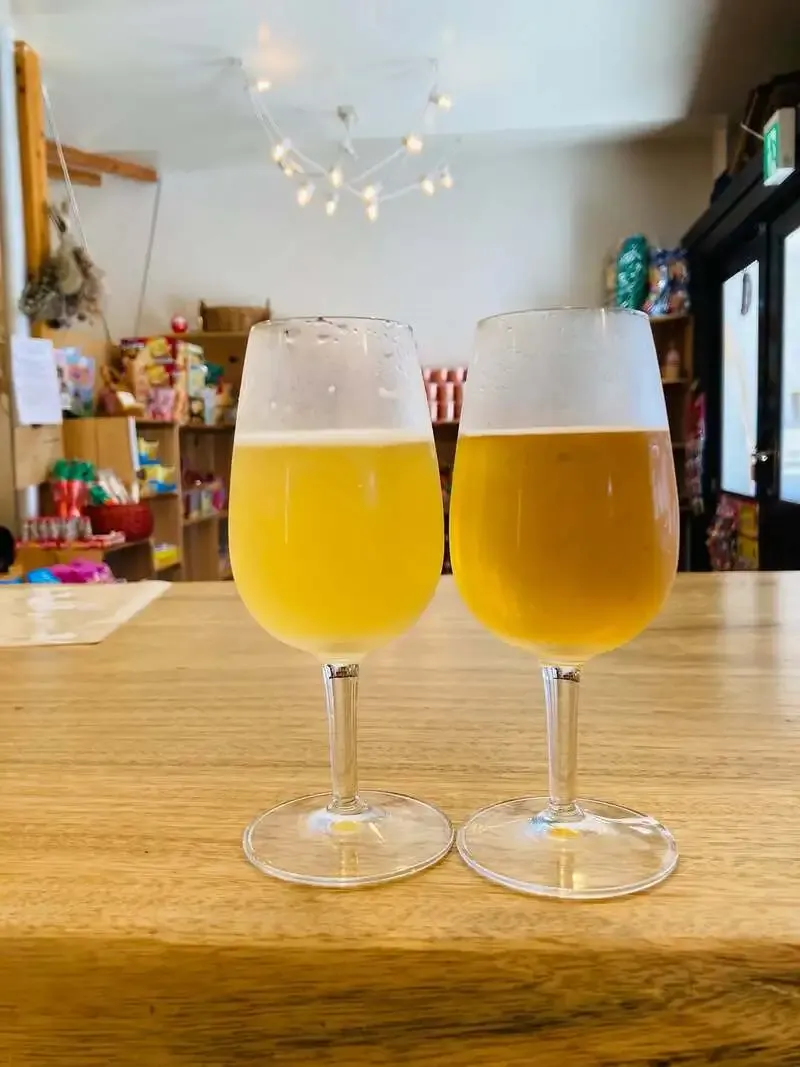Chiitoko Shouten in Shimosuwa pours four draft beers on Aug. 10