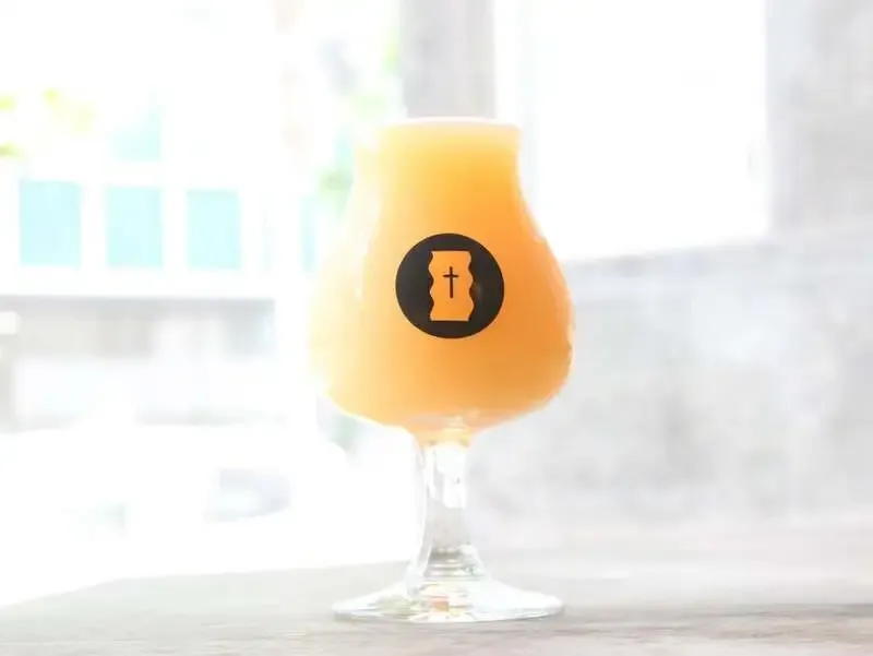 BEER PUB BRICK LANE refreshes taps with Totopia and AMAKUSA SONAR BEER