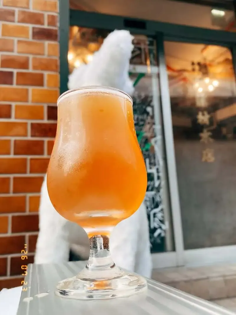 GROW BREW HOUSE taps 17AVE in a five-beer house lineup
