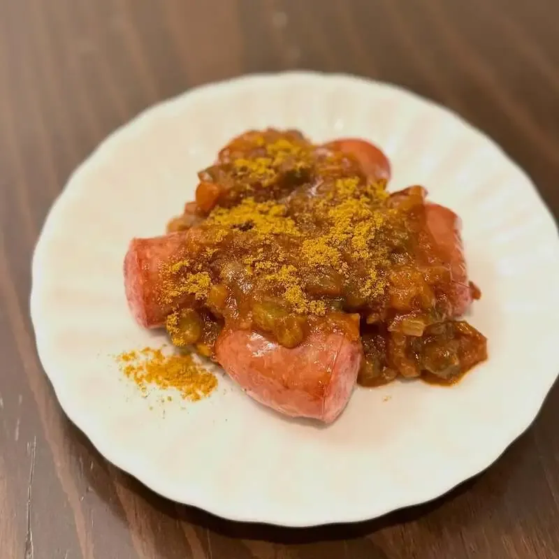 横浜ベイブルーイング関内本店、13種の自家醸造ビールとカリーブルストを案内