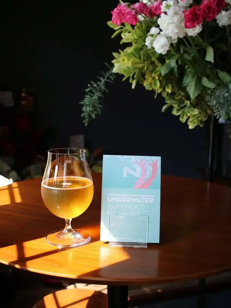 Grau Craft beer bar、NARA「UNDERWATER:LUMINOUS」など6樽を案内