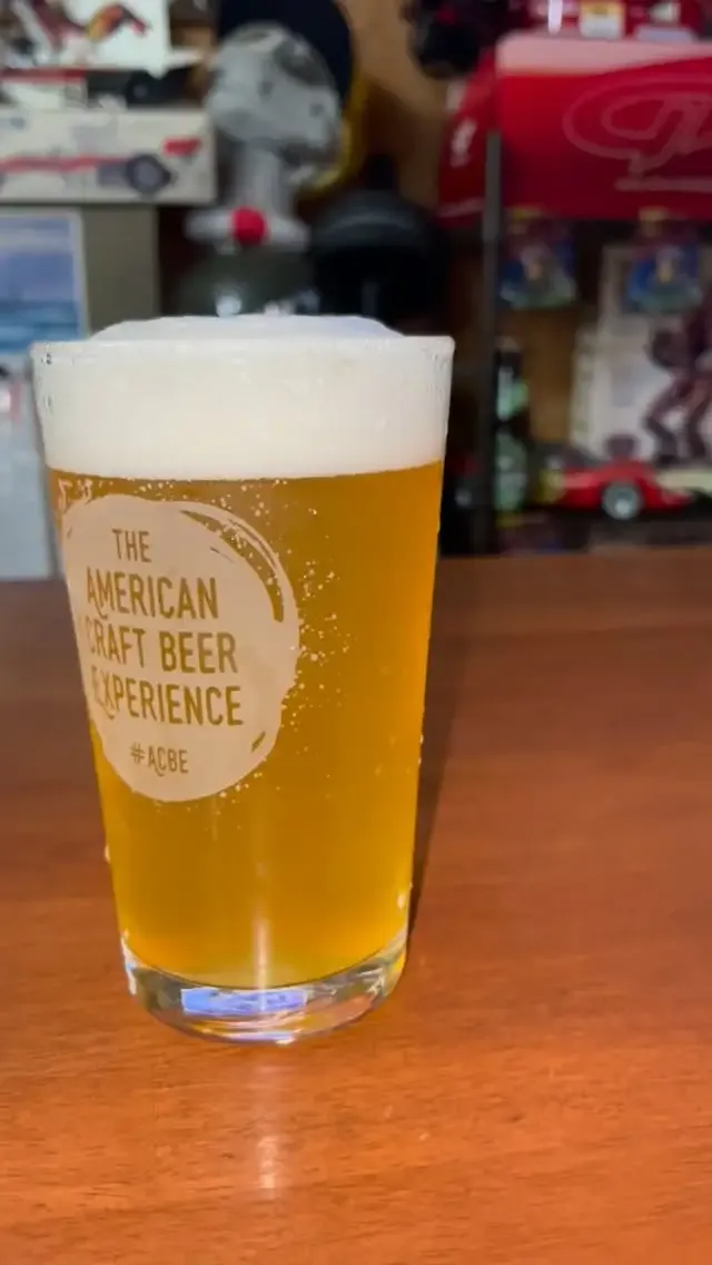 東長崎のクラフトビールスタンド忠でさかい河岸ブルワリー『ダンクドロップ』開栓