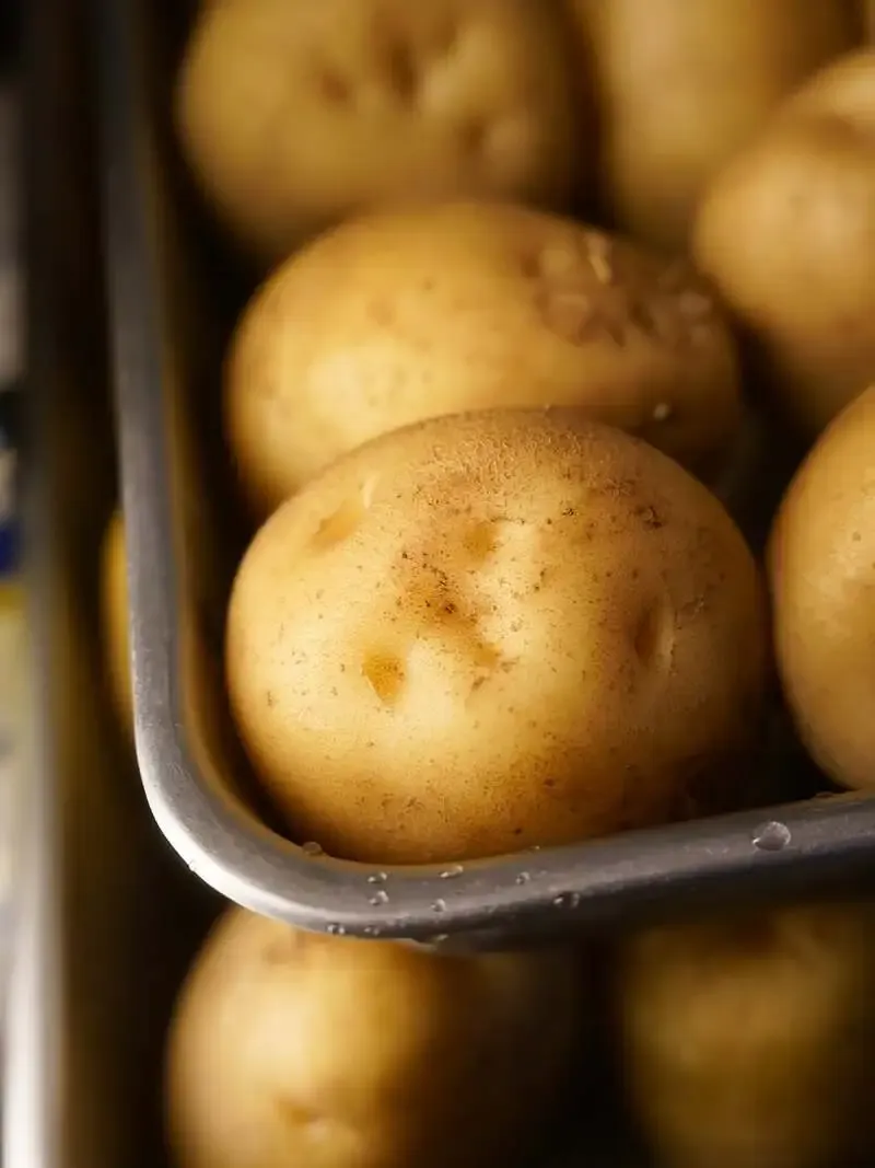 Beer Pub Ishii posts Hokkaido Imakane potatoes in Sendagi