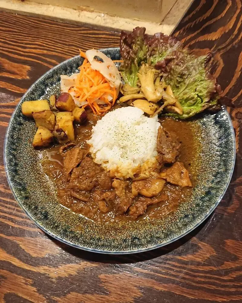 Beer House Hobbit Announces Birthday Curry Special and ESB Event