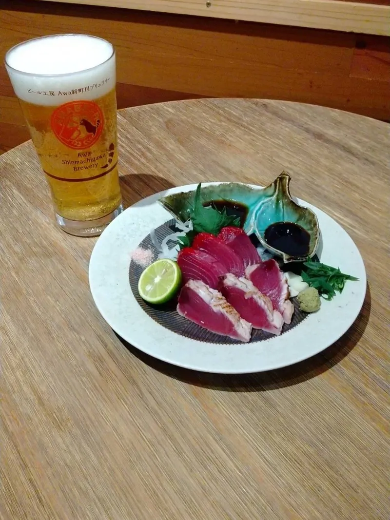 T.S.Brewery・よい鳥、ヨコの刺身とたたきを紹介　徳島駅地下のブリューパブ