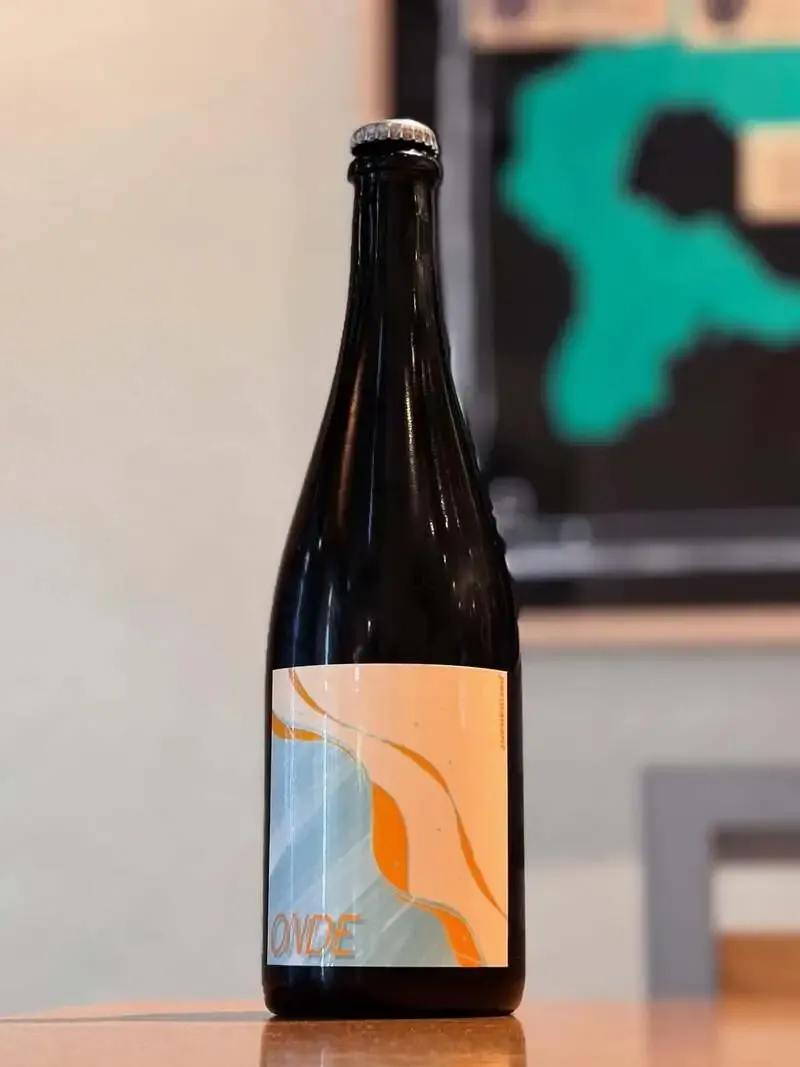 すすきのえーるSTANDがpermanent brewing『ONDE』を案内