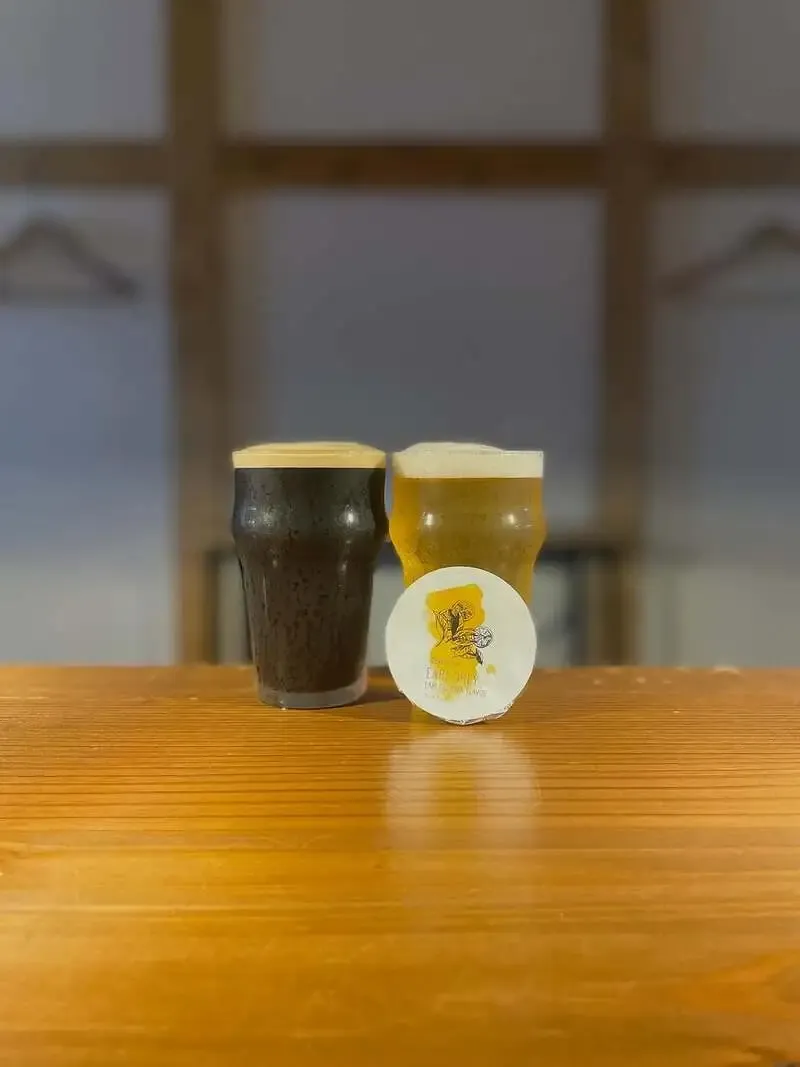Two taps open at GRANDPA FISH & CHIPS in Kameido, featuring Joto Beer "EARL GREY"