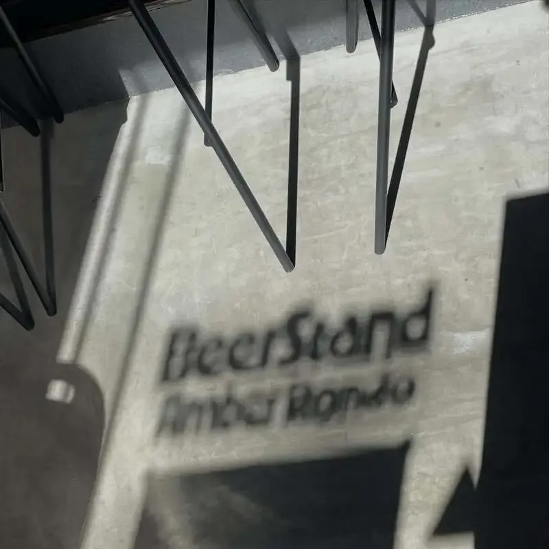 仙台のビアスタンド・アンバーロンド、本日15時開店で樽生10種を提供