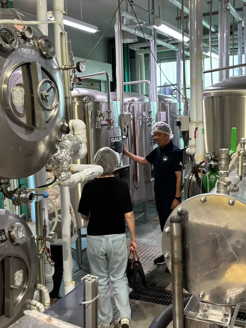Otaru Wine Gallery reports end of local-food winery lunch with beer