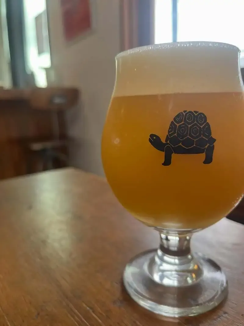 Galapagos Racing Introduces Its First Smoothie Ale, "MANGO fHAZY IPA"