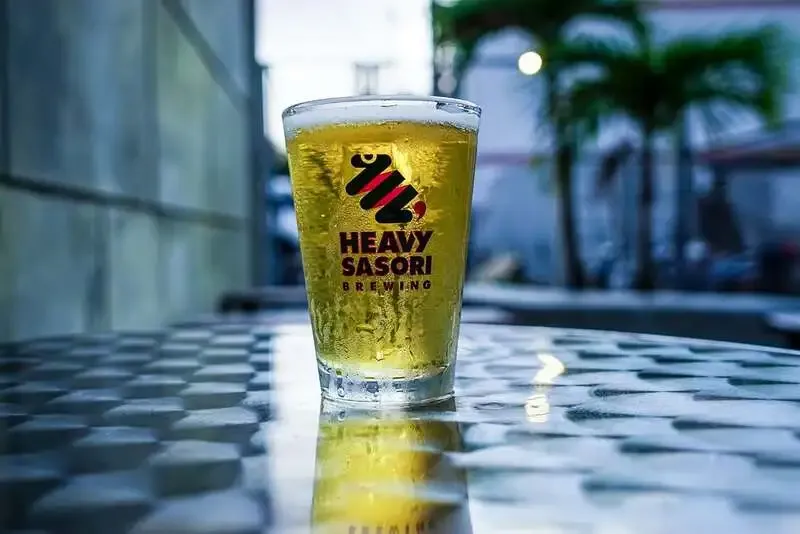 ヘビさそりブルーイング、さんぴん茶を使った「White Doe」を紹介