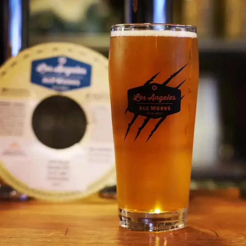 稲毛海岸のMIHAMA BASEで3樽開栓　LA Ale Works、STONE、Sierra Nevada