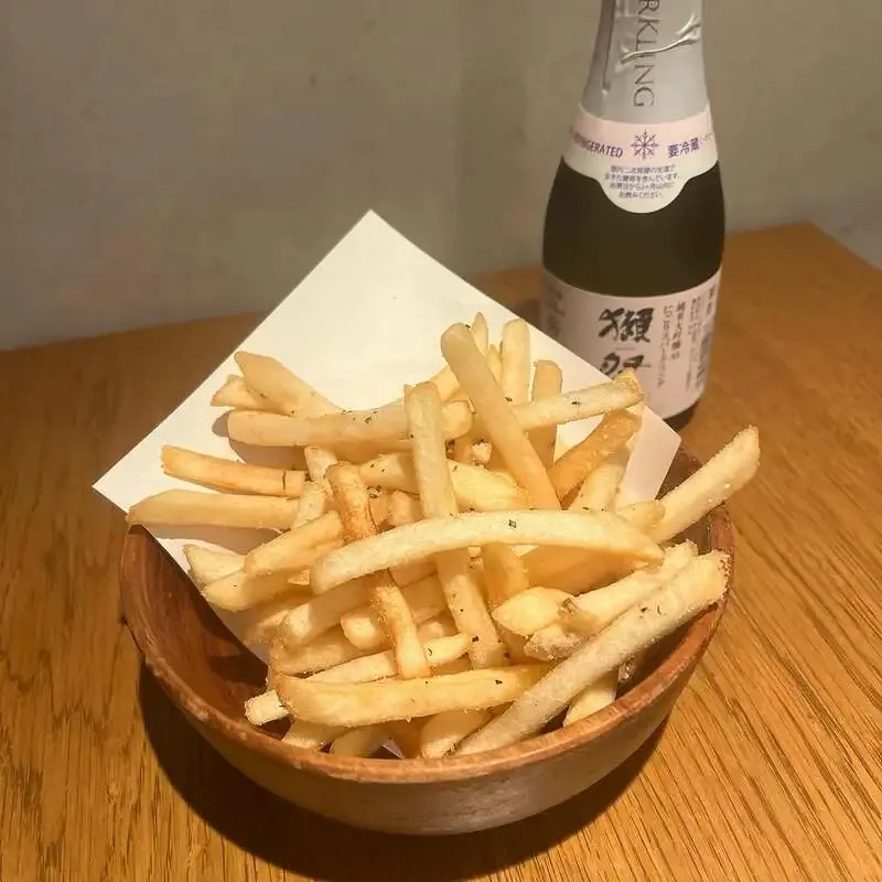 蒲田の麦ばる、獺祭45にごりスパークリングと8種の麦酒を案内