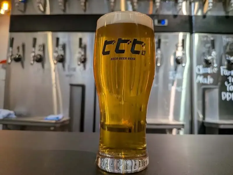 代官山「ビビビ。」が高知・Wayfarer Brewing Companyの5種を紹介