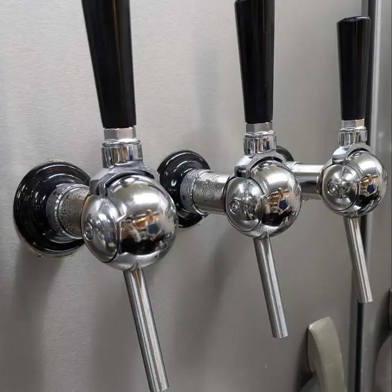 Sloth House Lists Eight Craft Beers, from Yokohama Lagers to Peach Weizen