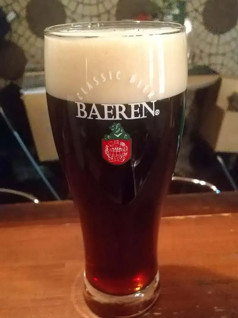 BEER & MUSIC カフェ レーズン堂でベアレン限定「オンメンブロイ」開栓