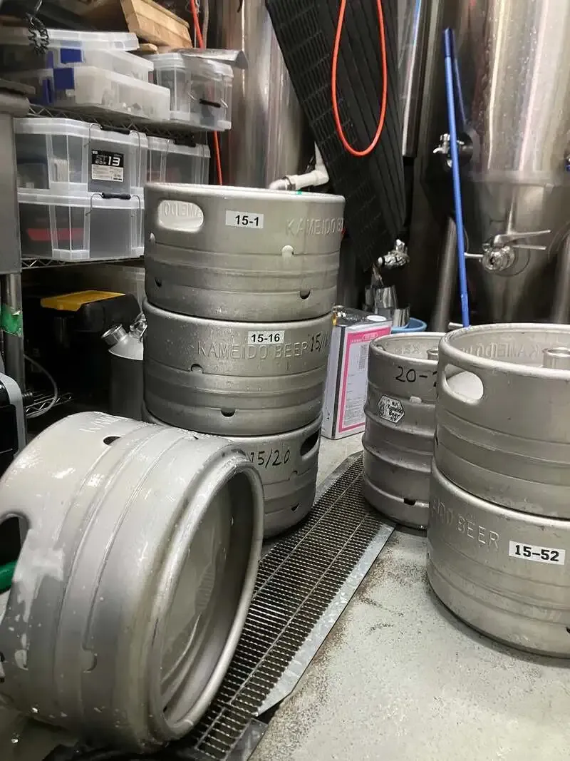 京成小岩のクラフト酒店、箕面ビール「猿山鹿男」が4/4到着予定