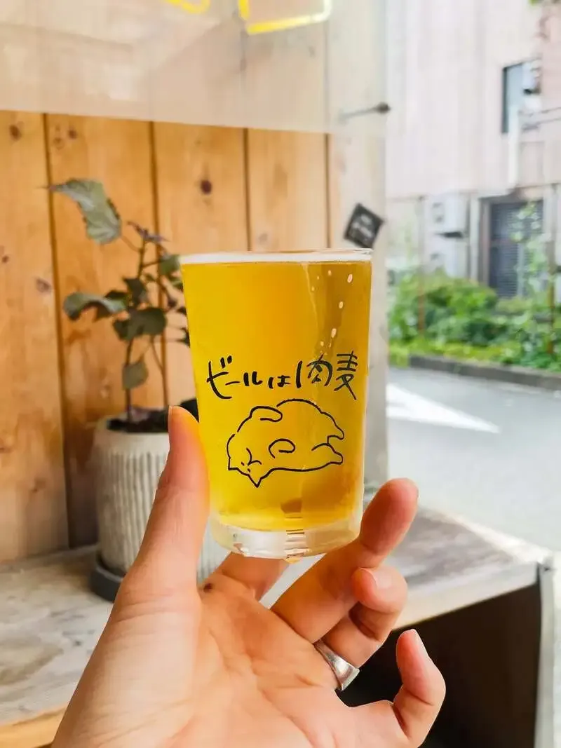 幡ヶ谷の焼肉スタンド「肉と麦」で鬼伝説『鬼岩城IPA』開栓　Watering Hole 14周年記念コラボ