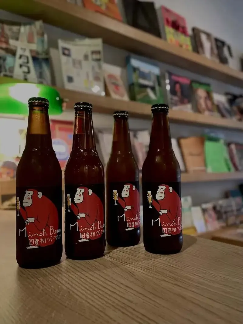 Chillaxin' Book Shopで開店4周年、箕面ビールの桃ヴァイツェン早生Ver.到着