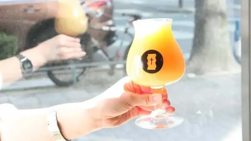 BEER PUB BRICK LANE、Totopia Brewery中心の10タップを案内