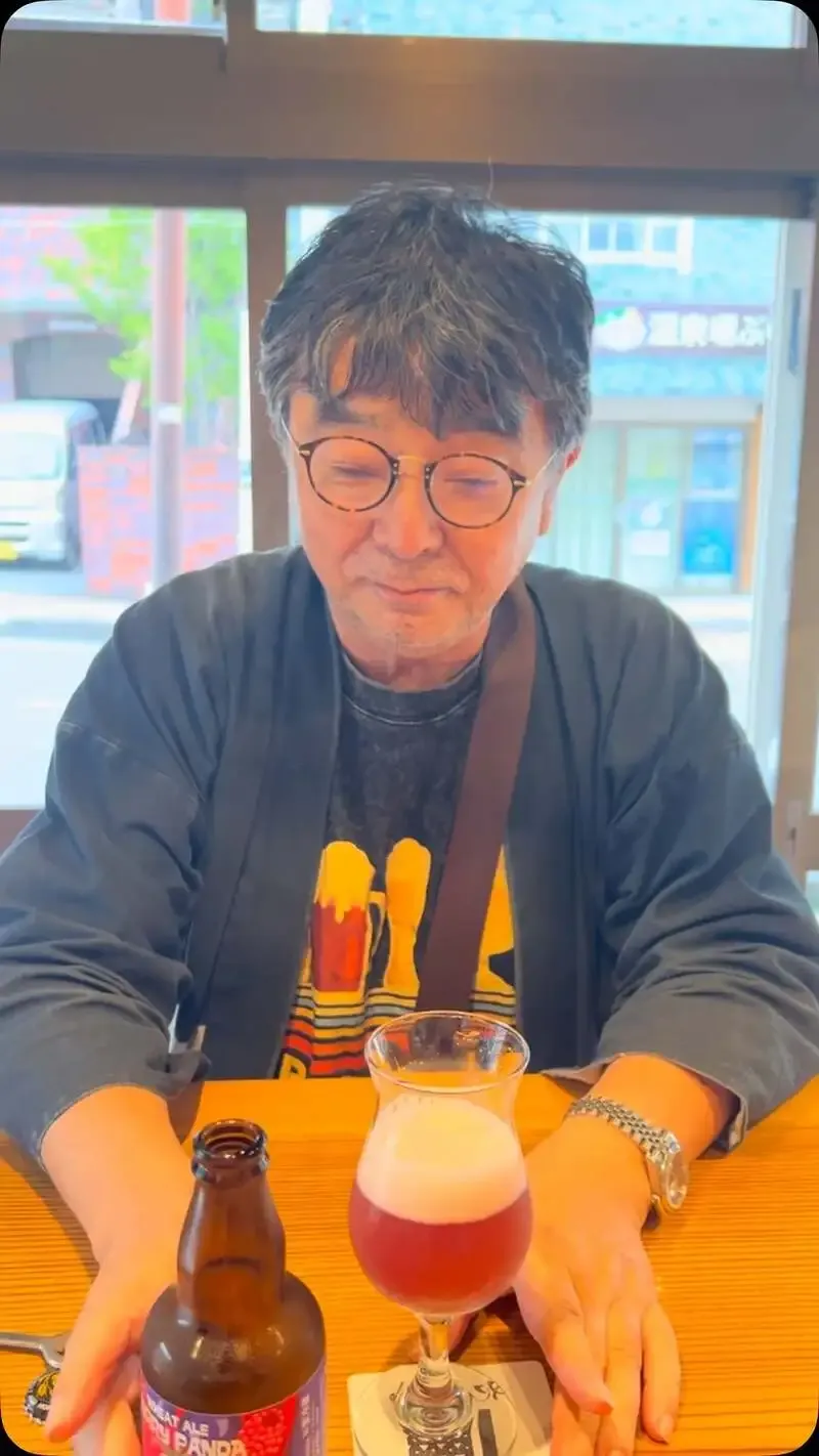 湯河原のビールスタンドかどやでHUMANSBEER新作BERRY PANDA WHEAT ALE開栓