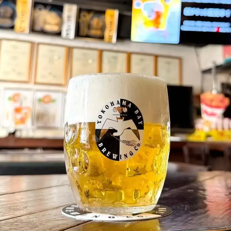 横浜ベイブルーイング関内本店で「Bay Pilsner」を提供