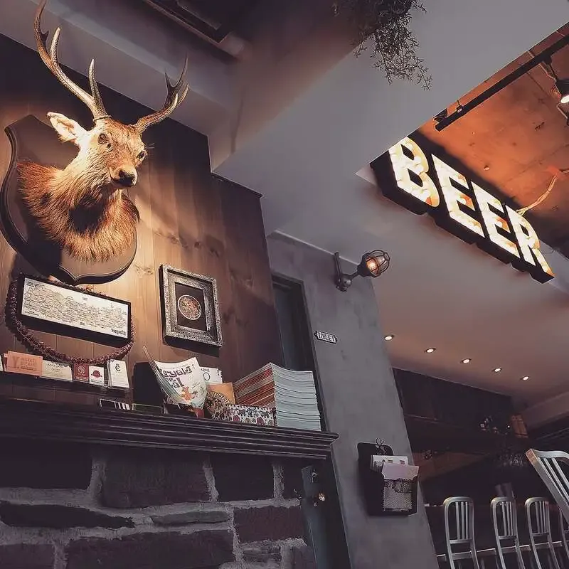 Himalaya table in Kanda posts an 8-beer tap list with Nara Brewing and Oni Densetsu