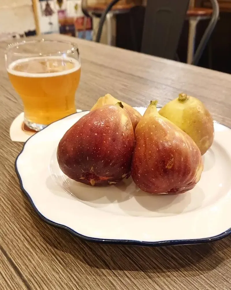 Beer House Hobbitでベルジャントリペル「Aria」と朝採れいちじく