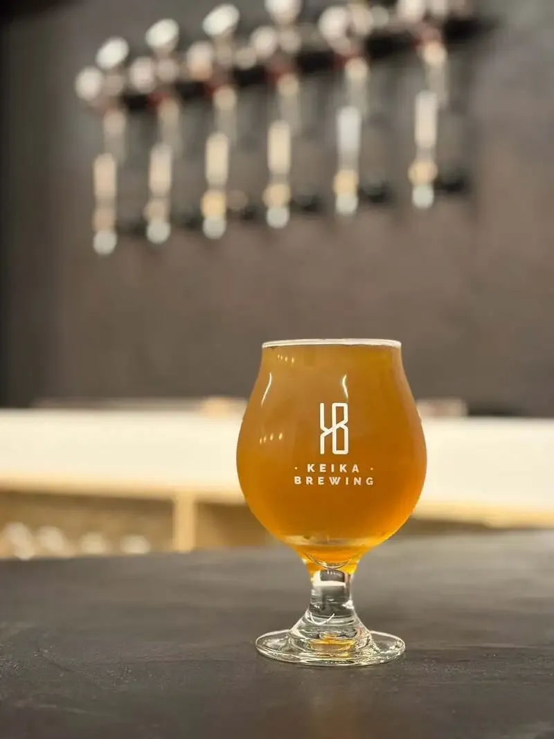 浅虫の蛍火醸造で新作IPL「うすらい」開栓、東北魂レシピを提供