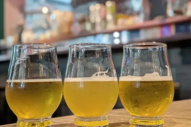 四日市のcraft beer HOP CROWD、志摩醸造かりがね茶セゾンなど3種を開栓