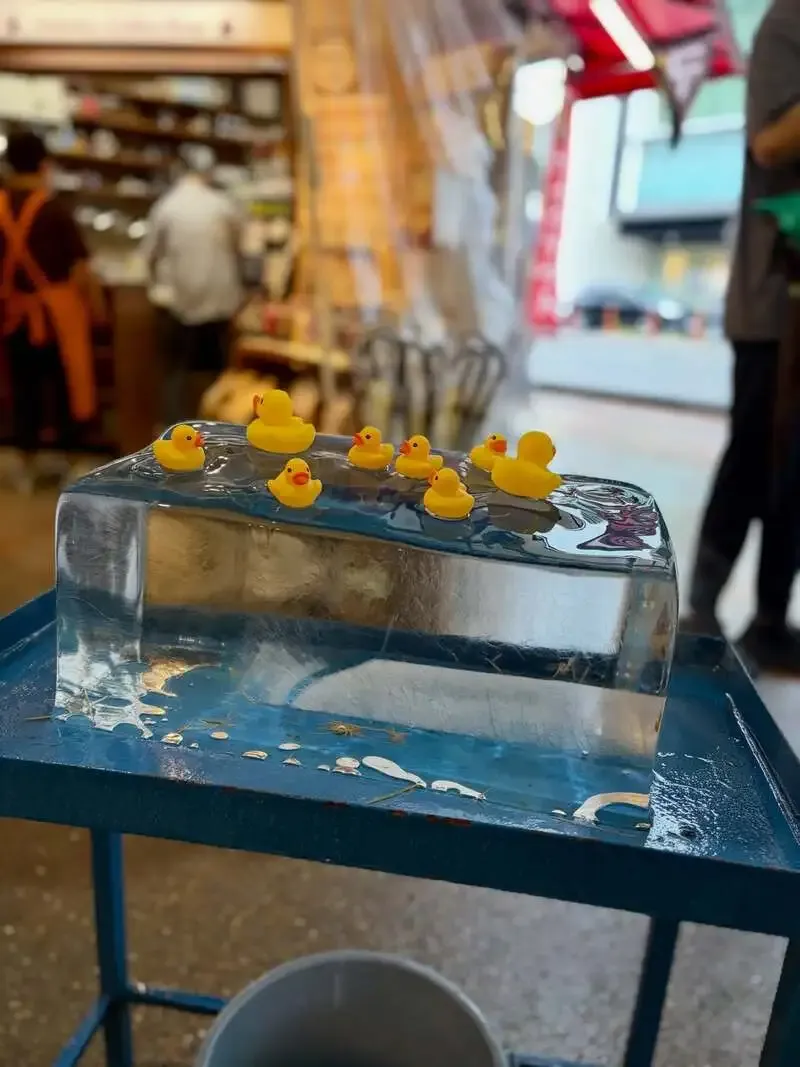 Hyakumanshouten Omicho Market Shop highlights summer icicles and 'Great Blue'