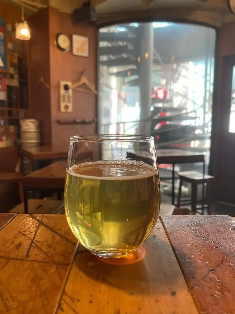 香林坊ジビルバでInkhorn Brewing「House Sparrow」開栓