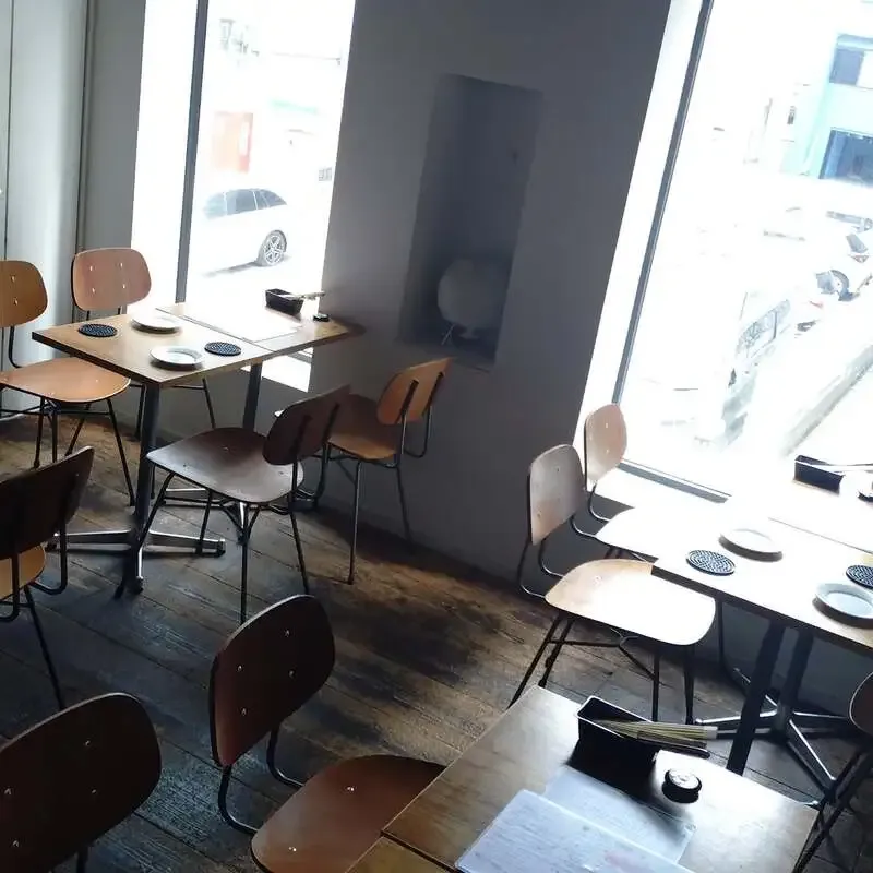 YELLOW APE CRAFTでいわて蔵ビールの「レッドエール リアルエールVer」開栓