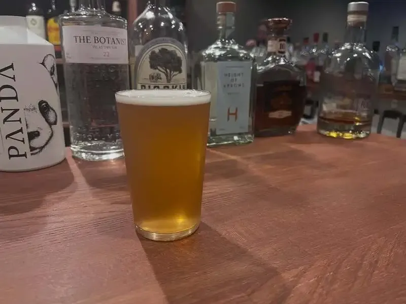 beer bar greedyでWCB『スターウォッチャー』とシキビア『チェリー』開栓
