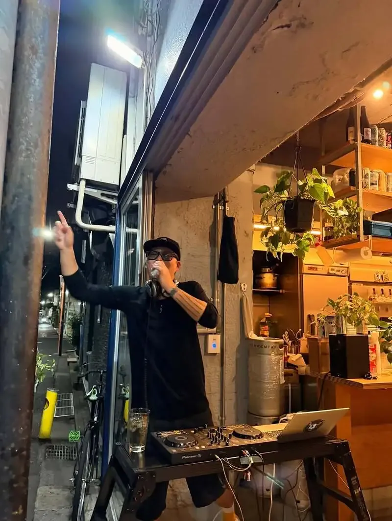 BEER MARKET BASEでB.M.B Breweryの新作5樽開栓　雨の日も更新